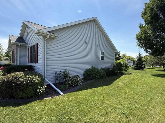 420 LONGWOOD LANE, Wrightstown, WI 54180