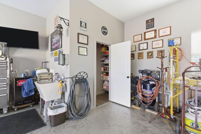 2274 Alcey Way, Nixa, MO 65714