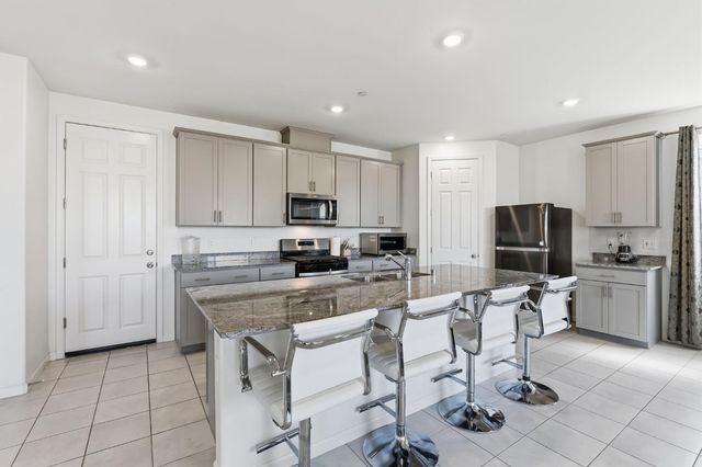 3562 E San Marino Avenue, Clovis, CA 93619