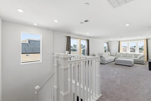 3562 E San Marino Avenue, Clovis, CA 93619