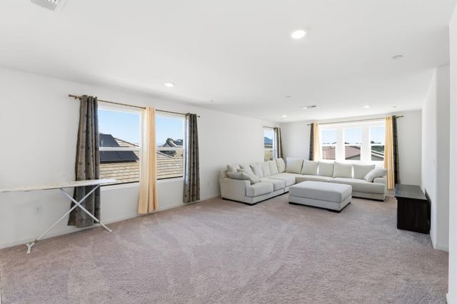 3562 E San Marino Avenue, Clovis, CA 93619