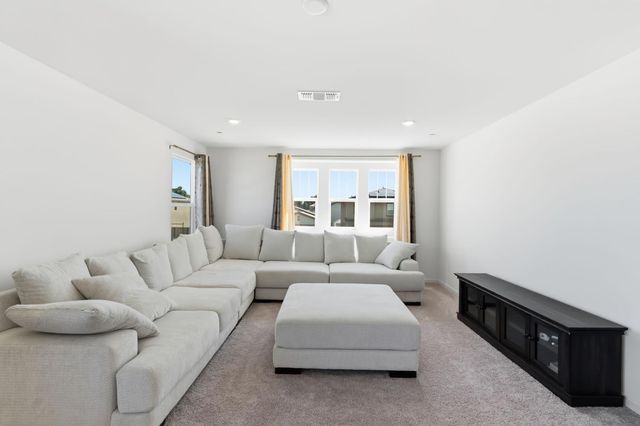 3562 E San Marino Avenue, Clovis, CA 93619