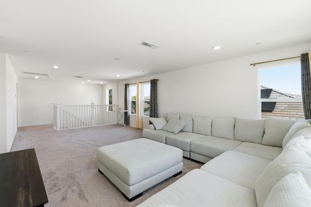 3562 E San Marino Avenue, Clovis, CA 93619