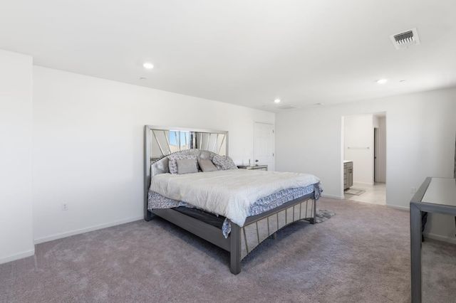 3562 E San Marino Avenue, Clovis, CA 93619