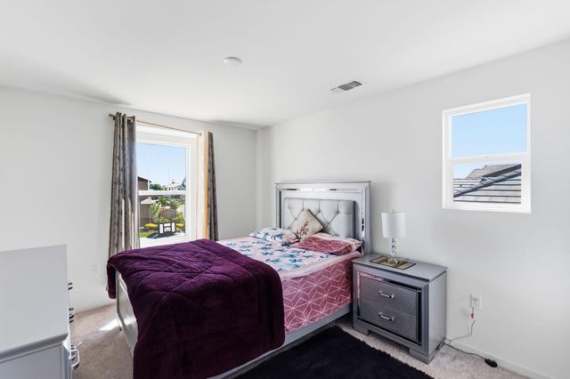 3562 E San Marino Avenue, Clovis, CA 93619