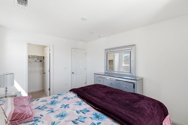 3562 E San Marino Avenue, Clovis, CA 93619