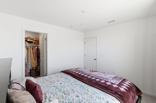 3562 E San Marino Avenue, Clovis, CA 93619