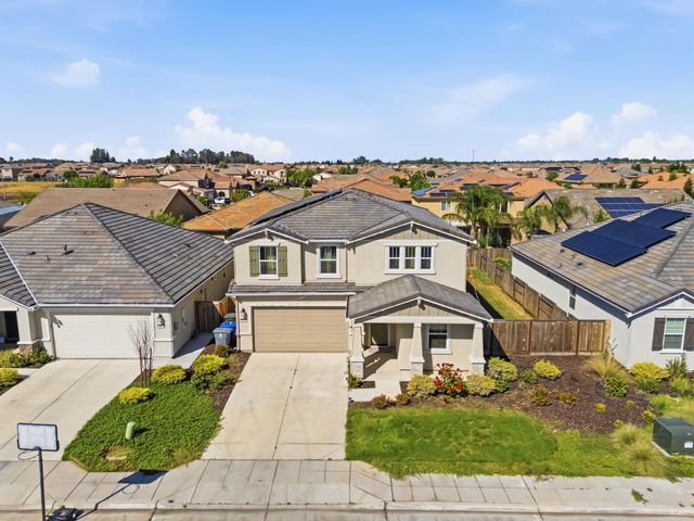3562 E San Marino Avenue, Clovis, CA 93619