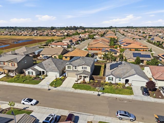 3562 E San Marino Avenue, Clovis, CA 93619