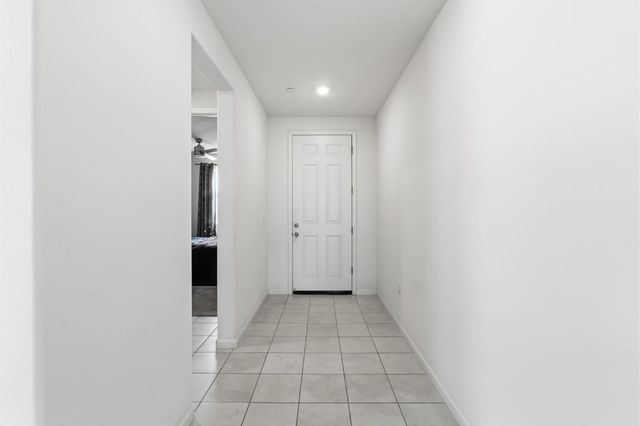 3562 E San Marino Avenue, Clovis, CA 93619