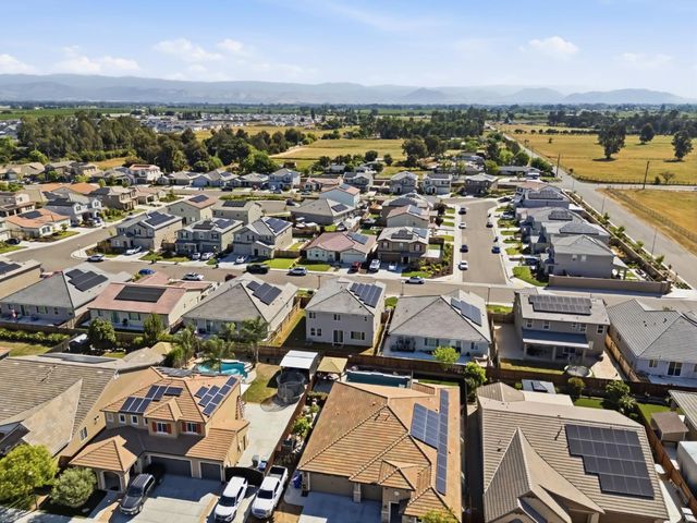 3562 E San Marino Avenue, Clovis, CA 93619