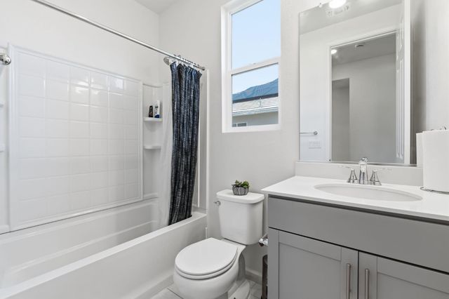 3562 E San Marino Avenue, Clovis, CA 93619