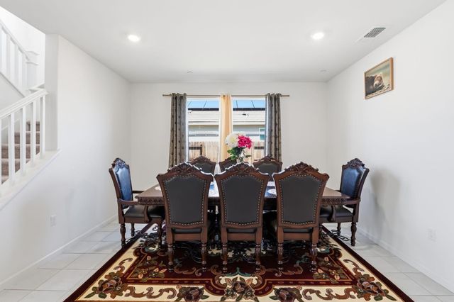 3562 E San Marino Avenue, Clovis, CA 93619