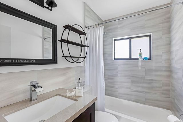 2349 NE 173rd St, North Miami Beach, FL 33160