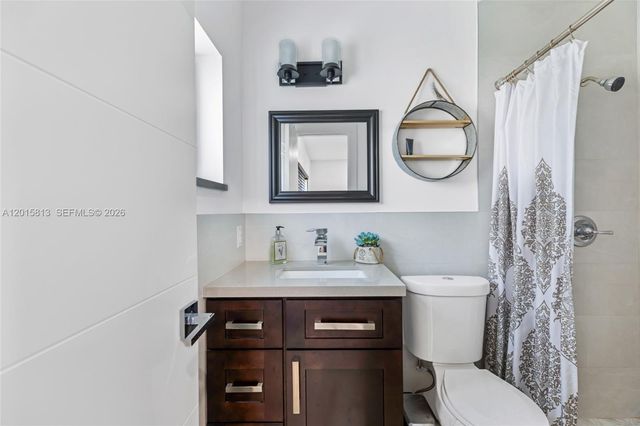 2349 NE 173rd St, North Miami Beach, FL 33160
