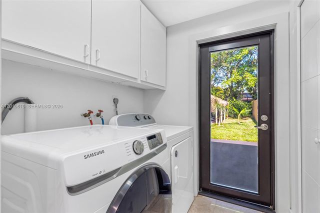 2349 NE 173rd St, North Miami Beach, FL 33160