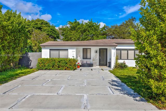 2349 NE 173rd St, North Miami Beach, FL 33160