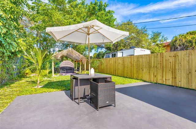 2349 NE 173rd St, North Miami Beach, FL 33160