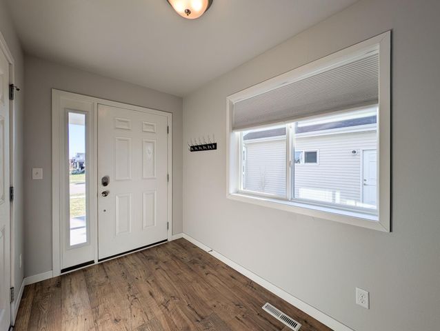 1221 46TH Avenue S, Moorhead, MN 56560