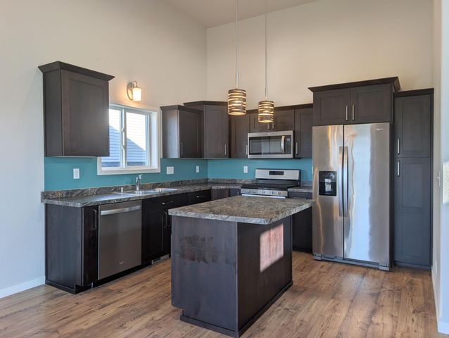 1221 46TH Avenue S, Moorhead, MN 56560