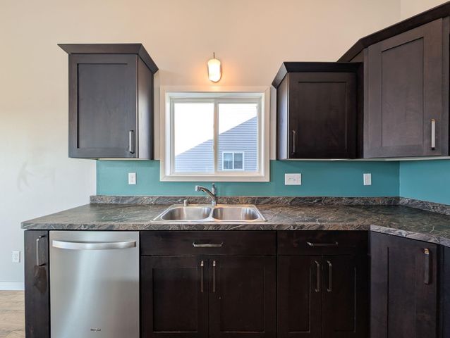 1221 46TH Avenue S, Moorhead, MN 56560
