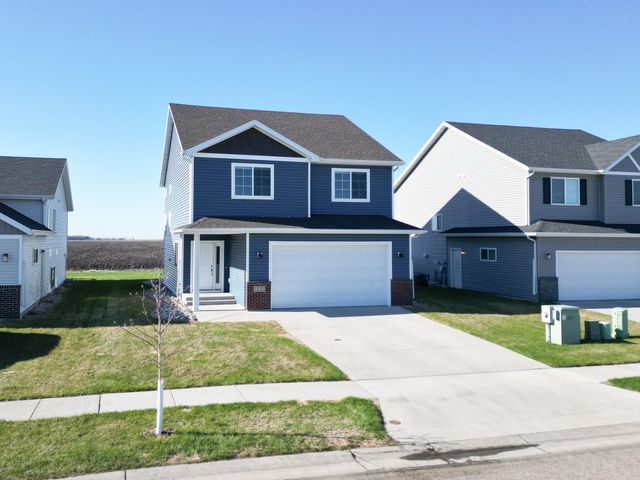 1221 46TH Avenue S, Moorhead, MN 56560