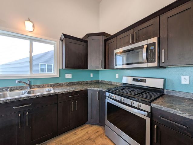 1221 46TH Avenue S, Moorhead, MN 56560
