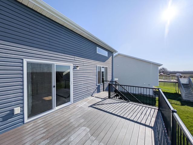 1221 46TH Avenue S, Moorhead, MN 56560