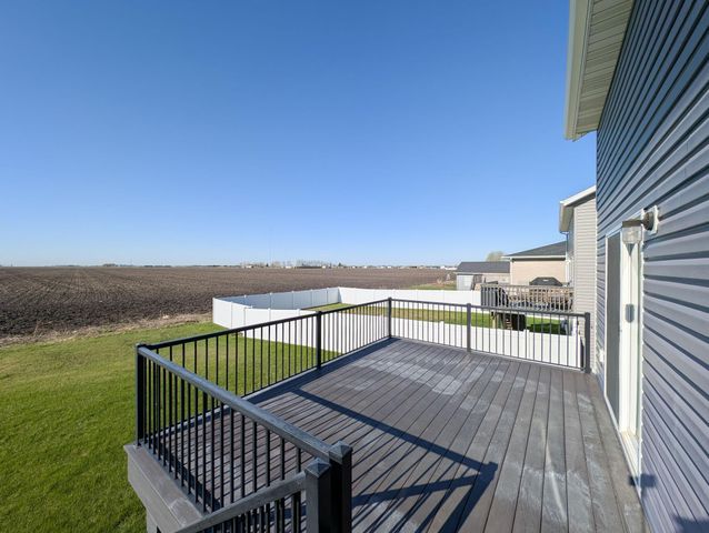1221 46TH Avenue S, Moorhead, MN 56560