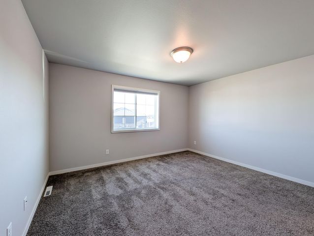 1221 46TH Avenue S, Moorhead, MN 56560