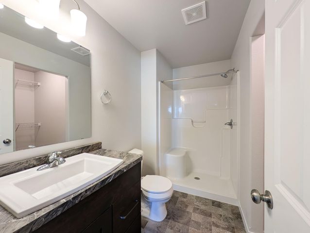 1221 46TH Avenue S, Moorhead, MN 56560