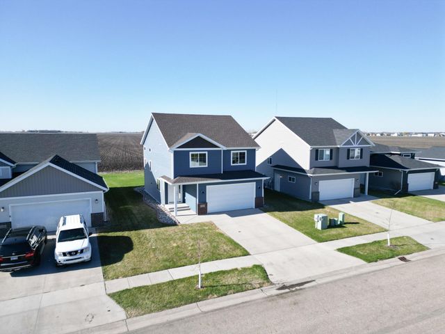 1221 46TH Avenue S, Moorhead, MN 56560