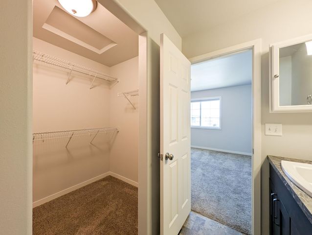 1221 46TH Avenue S, Moorhead, MN 56560
