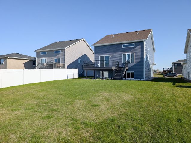 1221 46TH Avenue S, Moorhead, MN 56560
