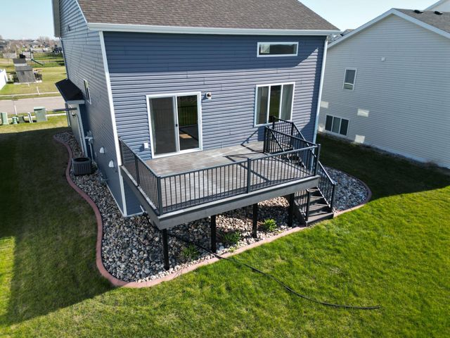 1221 46TH Avenue S, Moorhead, MN 56560