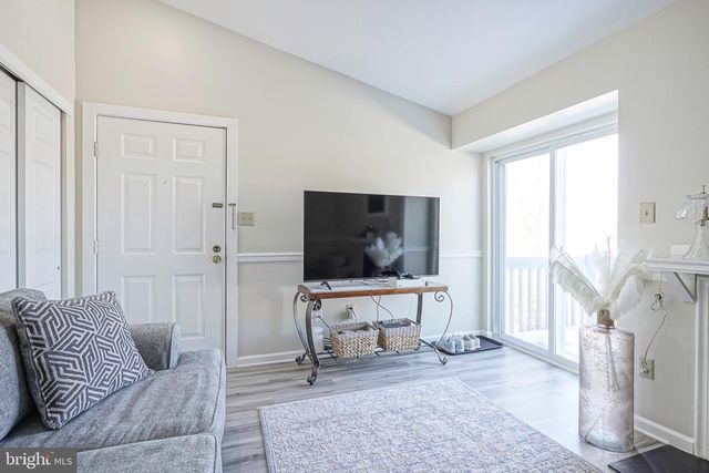 2049 LUCAS LN, Voorhees, NJ 08043