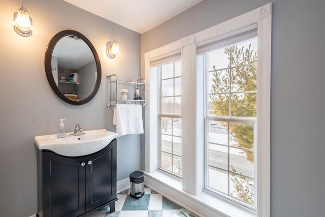 275 N 600 W, Valparaiso, IN 46385