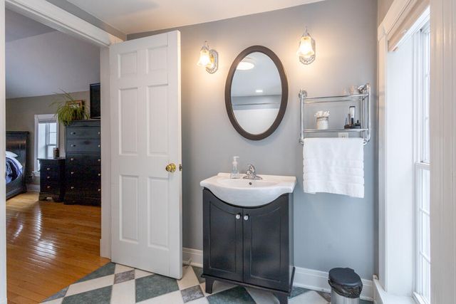 275 N 600 W, Valparaiso, IN 46385