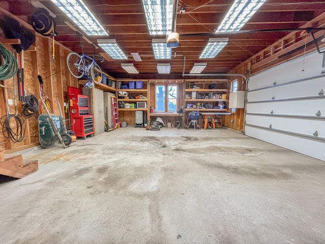 275 N 600 W, Valparaiso, IN 46385