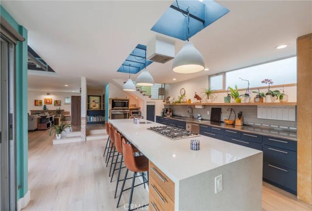 358 Santa Ana, Long Beach, CA 90803