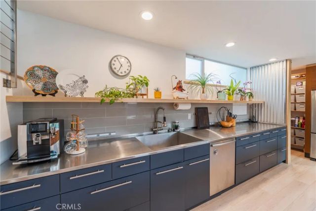 358 Santa Ana, Long Beach, CA 90803
