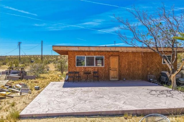 1022 Chuckawalla Road, Landers, CA 92285