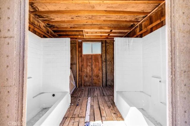 1022 Chuckawalla Road, Landers, CA 92285