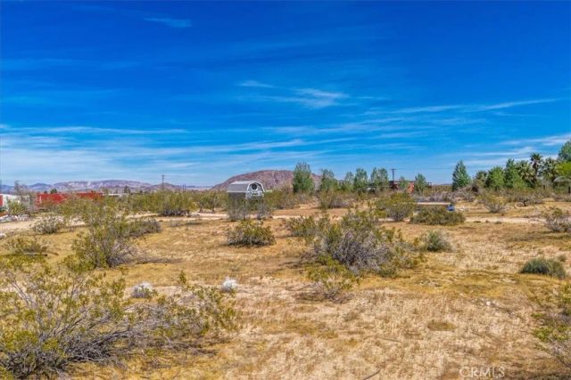 1022 Chuckawalla Road, Landers, CA 92285