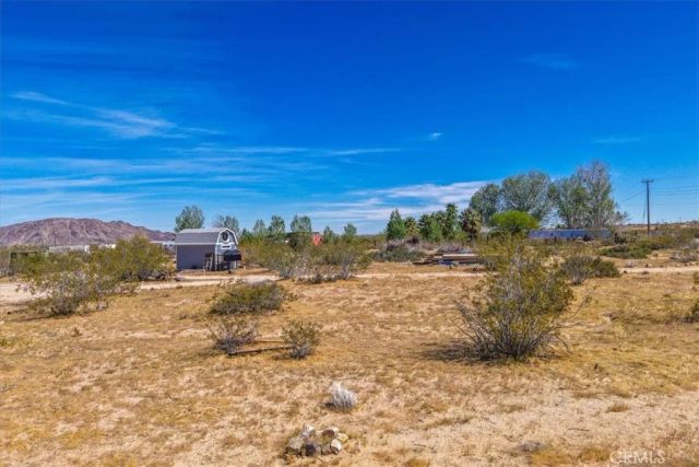 1022 Chuckawalla Road, Landers, CA 92285