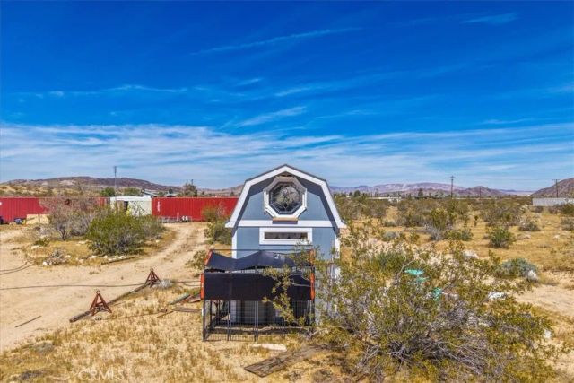 1022 Chuckawalla Road, Landers, CA 92285