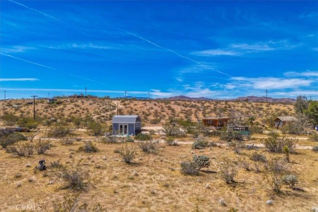 1022 Chuckawalla Road, Landers, CA 92285