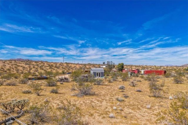 1022 Chuckawalla Road, Landers, CA 92285