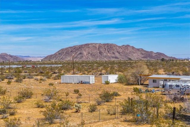 1022 Chuckawalla Road, Landers, CA 92285