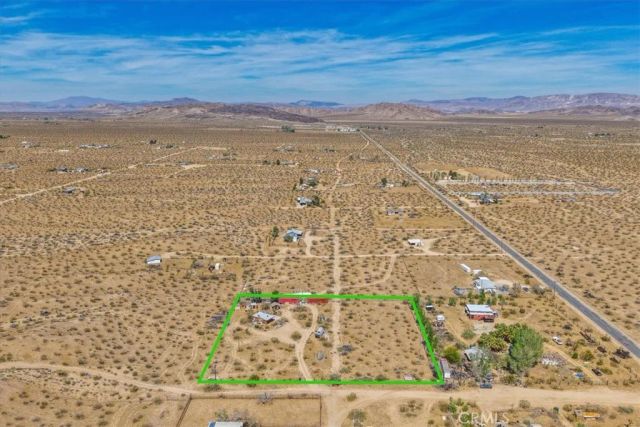 1022 Chuckawalla Road, Landers, CA 92285
